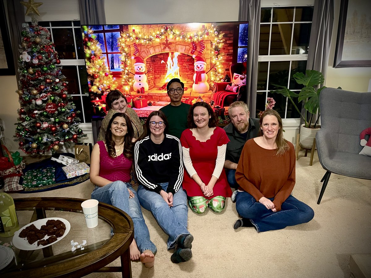 Seth Bordenstein (@symbionticism) on Twitter photo New year, new beginnings... maybe even a microbiome reset? This holiday season, thank the tiny and big symbionts that impact your smiles. Cheers to a healthy & symbiotic 2024 from a few members of the B-Lab: <a href="/KaurTweets/">Rupinder Kaur, PhD</a> <a href="/Bailey_Crowley1/">Bailey Crowley</a> <a href="/nokimchen/">Madangchanok Imchen</a> <a href="/srbordenstein/">Sarah R. Bordenstein</a> & Co. New year, new beginnings... maybe even a microbiome reset? This holiday season, thank the tiny and big symbionts that impact your smiles. Cheers to a healthy & symbiotic 2024 from a few members of the B-Lab: <a href="/KaurTweets/">Rupinder Kaur, PhD</a> <a href="/Bailey_Crowley1/">Bailey Crowley</a> <a href="/nokimchen/">Madangchanok Imchen</a> <a href="/srbordenstein/">Sarah R. Bordenstein</a> & Co.