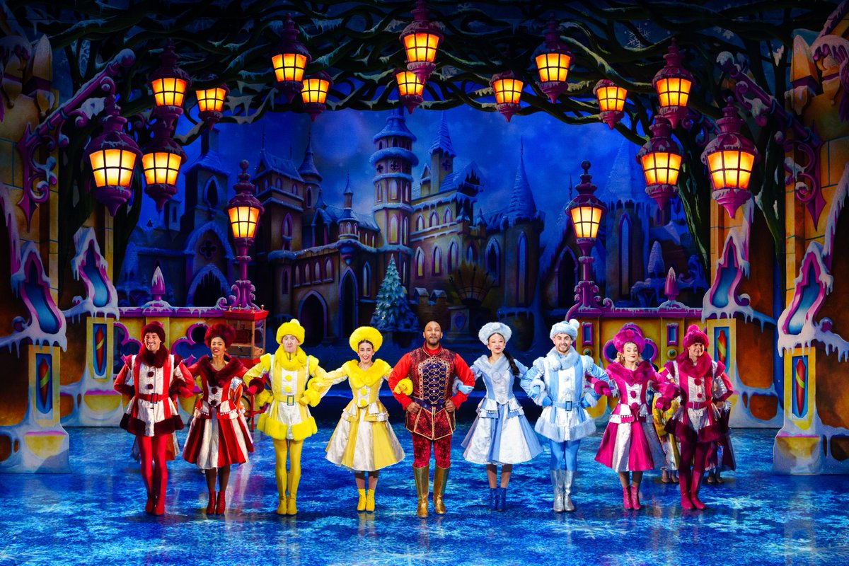 TRPlymouth's tweet photo. Snow White and the Seven Dwarfs has opened with ⭐⭐⭐⭐⭐!

Take a look at these fabulously festive production shots for a bite of the action. 🍎

Tickets for December performances are flying fast so book now!

🎟️ https://t.co/feM54EjnHI
📅 Until Sat 11 Jan https://t.co/wLtDvTrh3i