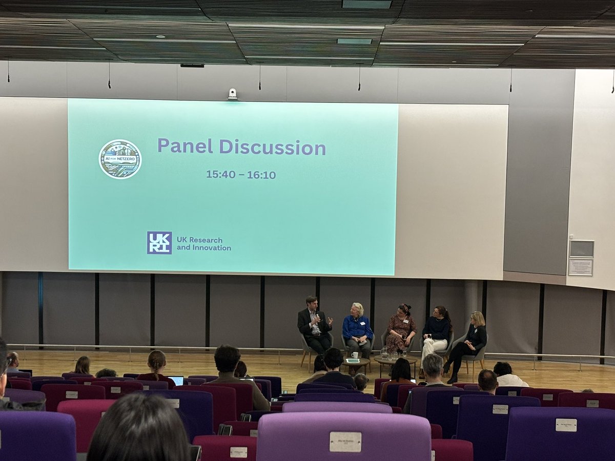 UofEBusiness's tweet image. Great panel discussion at the #AI4NZ conference on the role of the human in the AI loop, plus AI models and accountability, ethics and trust. @ADD_TREES