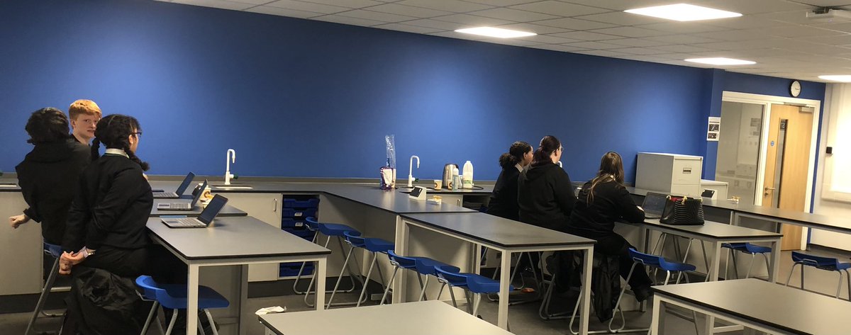 A huge well done to those year 10 students who are giving up their time after school today to complete the 6th and last of the physics mentoring programme! Da iawn pawb.