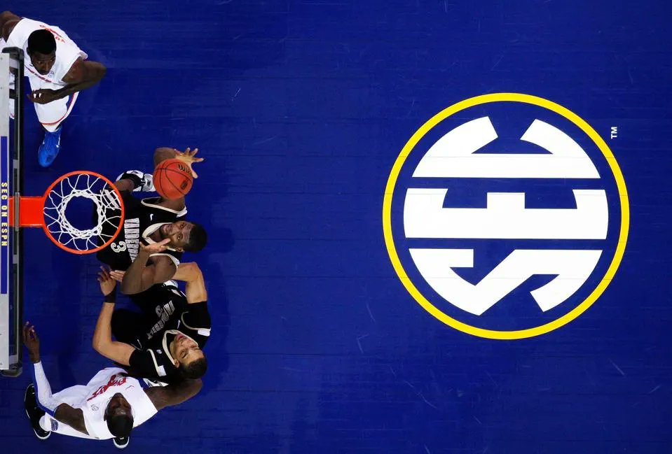 On <a href="/ForbesSports/">Forbes SportsMoney</a> 

Will The SEC Break The Record For Most Teams In The NCAA Tournament? via <a href="/forbes/">Forbes</a> forbes.com/sites/adamzago… 

<a href="/ESPNLunardi/">Joe Lunardi</a> 
<a href="/franfraschilla/">Fran Fraschilla</a> 
<a href="/SethOnHoops/">Seth Greenberg</a>