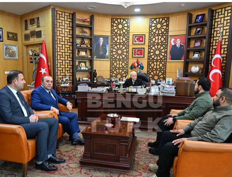 benguturktv's tweet photo. 🇹🇷 Suriye Türkmen Tugayları komutanları, MHP Lideri Devlet Bahçeli'yi makamında ziyaret etti. https://t.co/SOgs0aggk6