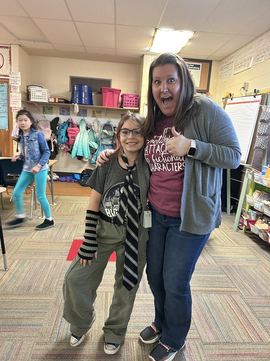 OMG it’s Drake, Avril Lavigne and Ice Spice! Icon Day is in full effect 🤩 <a href="/BrooksideBcats1/">Brookside Bobcats</a> #itsworthit