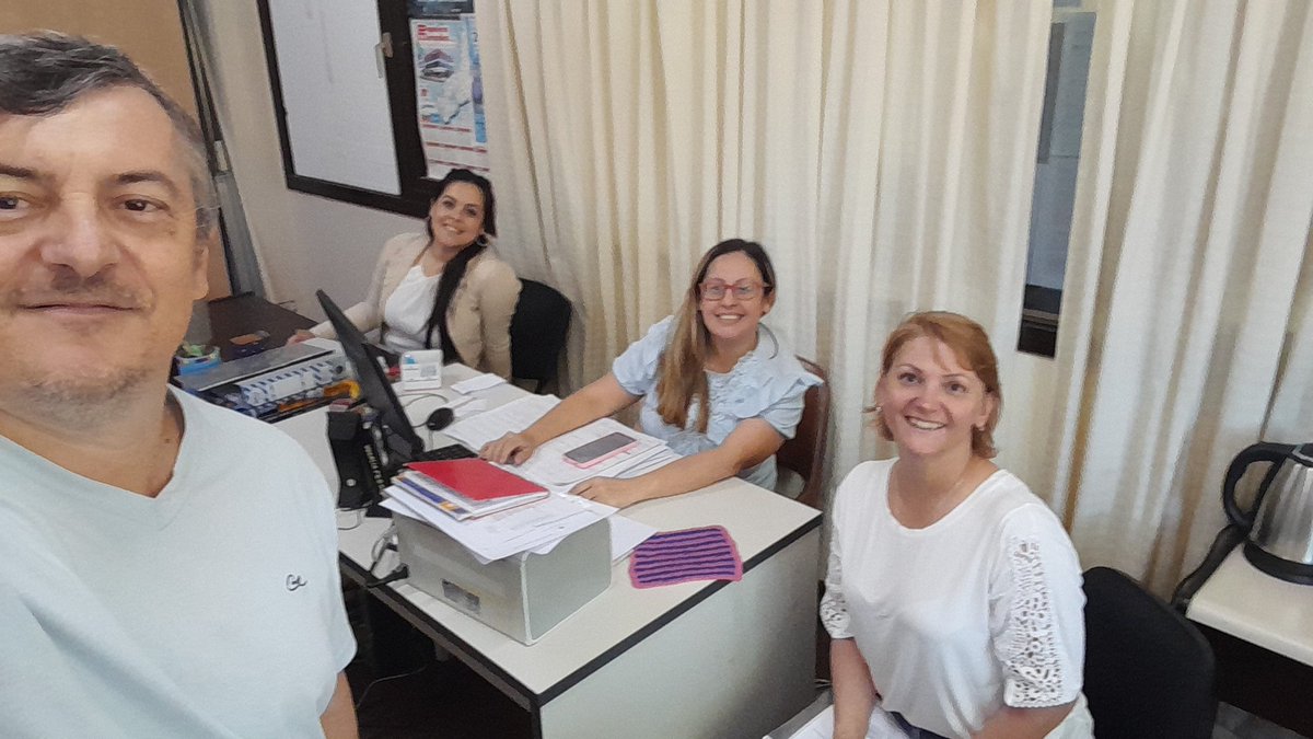 Miércoles de trabajo en CGE.
Avanzando en la firma de convenios,  resoluciones de estabilidad laboral y titularizaciones pendientes.
<a href="/CGEMisiones/">CGE Misiones</a>
<a href="/grillo141/">Ruben Dario</a> <a href="/Fany_M_Ruloff/">Fany</a> <a href="/VocaliaCge/">Vocalia de Personal CGE</a> <a href="/carosinifran/">Francisco</a> <a href="/cjdechat/">Christian Dechat</a>