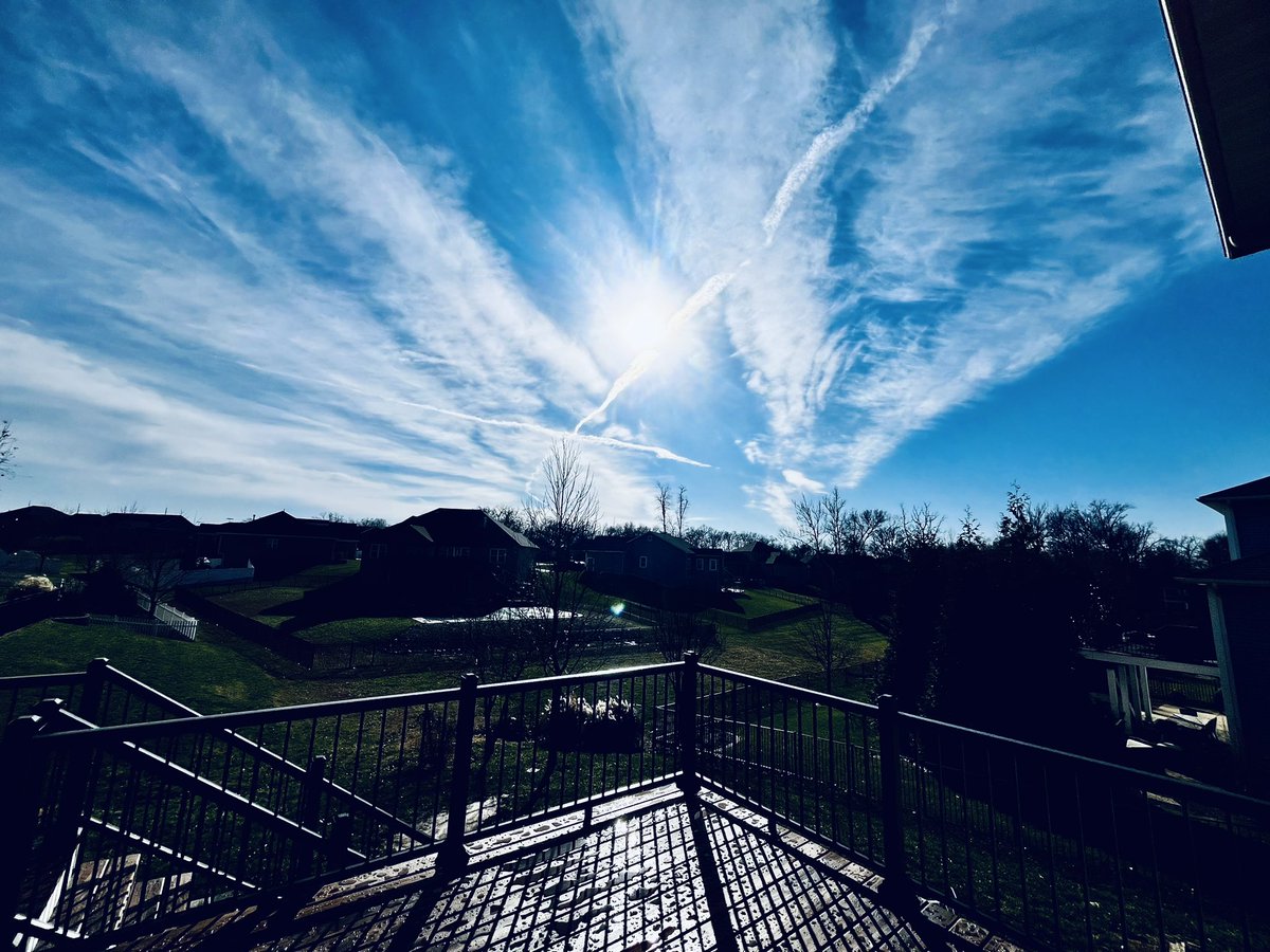pREJEKTS's tweet photo. You both are worried about the shots (rightfully so) but have you looked up lately, X has people posting the daily bombardment of spraying aerosols.  Which is happening in broad daylight &amp; virtually nobody paying attention.  I  will share mine: https://t.co/Yl4l40ST1s