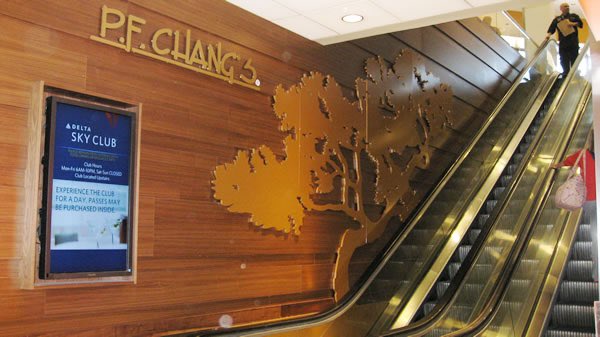 AndyMerry37's tweet photo. @BarstoolBigCat But have you been to the Stairway to Heaven PF Changs in ATL airport? Mark Davis still owes you that interview https://t.co/dMJkLFP7LK