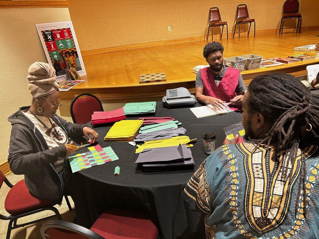 Spend the holiday season with us this Saturday for our Kwanzaa family workshop! Bring the family to learn more about the history of Kwanzaa and engage in activities surrounding the seven principles. Register to attend at buff.ly/3OSP0U8 

#BCRI #Kwanzaa