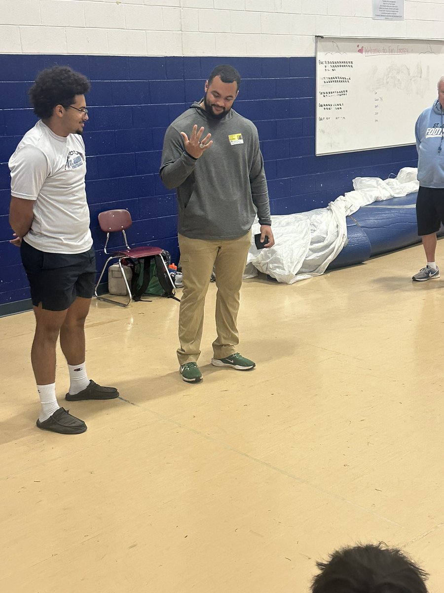 Great having former 2-time State Champion Josh Sterling on campus today to talk with our players. Awesome moment to watch his younger brother present to him his 2024 State Championship ring for discuss