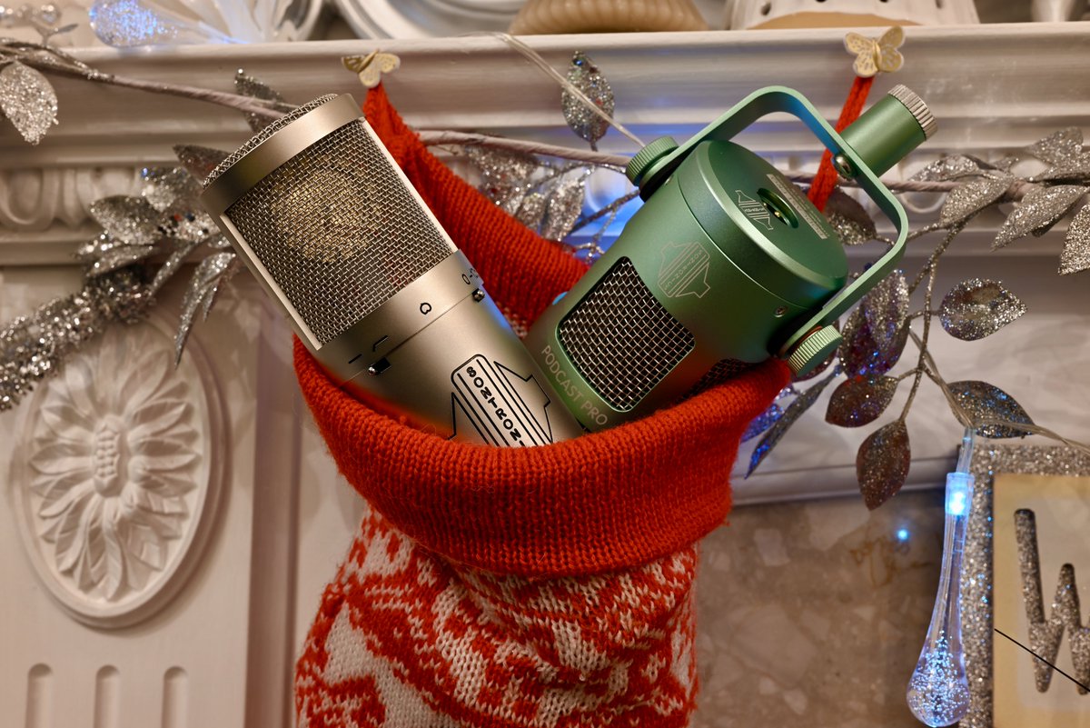 Santa’s stepped up his game this year because he knows crystal-clear audio is the gift that keeps on giving! 🎅

What’s on your wishlist?🎙️

#sontronics #STC2 #podcastpro #microphones #microphone #recordingstudio #studiogear #vocals #musician #podcast #gaming #streaming