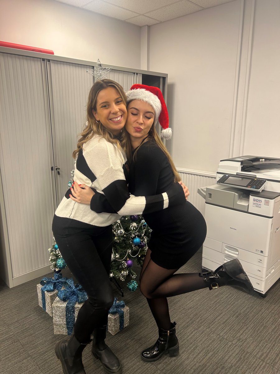MarchWeybridge's tweet photo. Today, we held our annual Christmas Quiz - a day of festive fun, food, and friendly competition! 

Congrats to the Temp Team or winning with amazing teamwork🏆

Thanks to all for making it joyful. Here's to more cheer as we wrap up the year! 🎅✨ 

#ChristmasQuiz #Teamwork https://t.co/O235Z8Xfzu