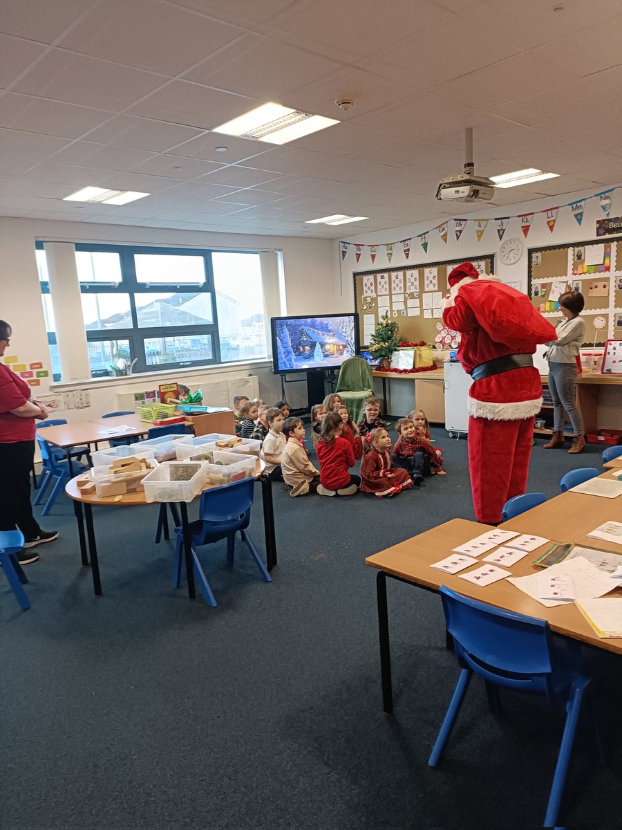 Primary 1 had a special visitor  🎅
