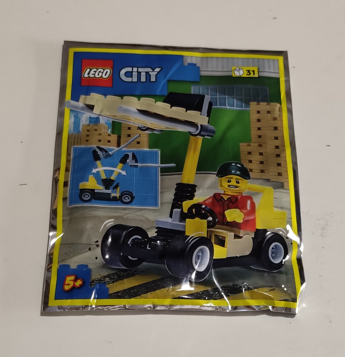 shephard_34's tweet image. Encontré el último número de la revista #LegoCity el 35 que salió este año y no se sabe si va a salir más número para el año que viene  trae una cargadora y una figura 

#Lego #City #RevistaLego @BlueOceanSpain