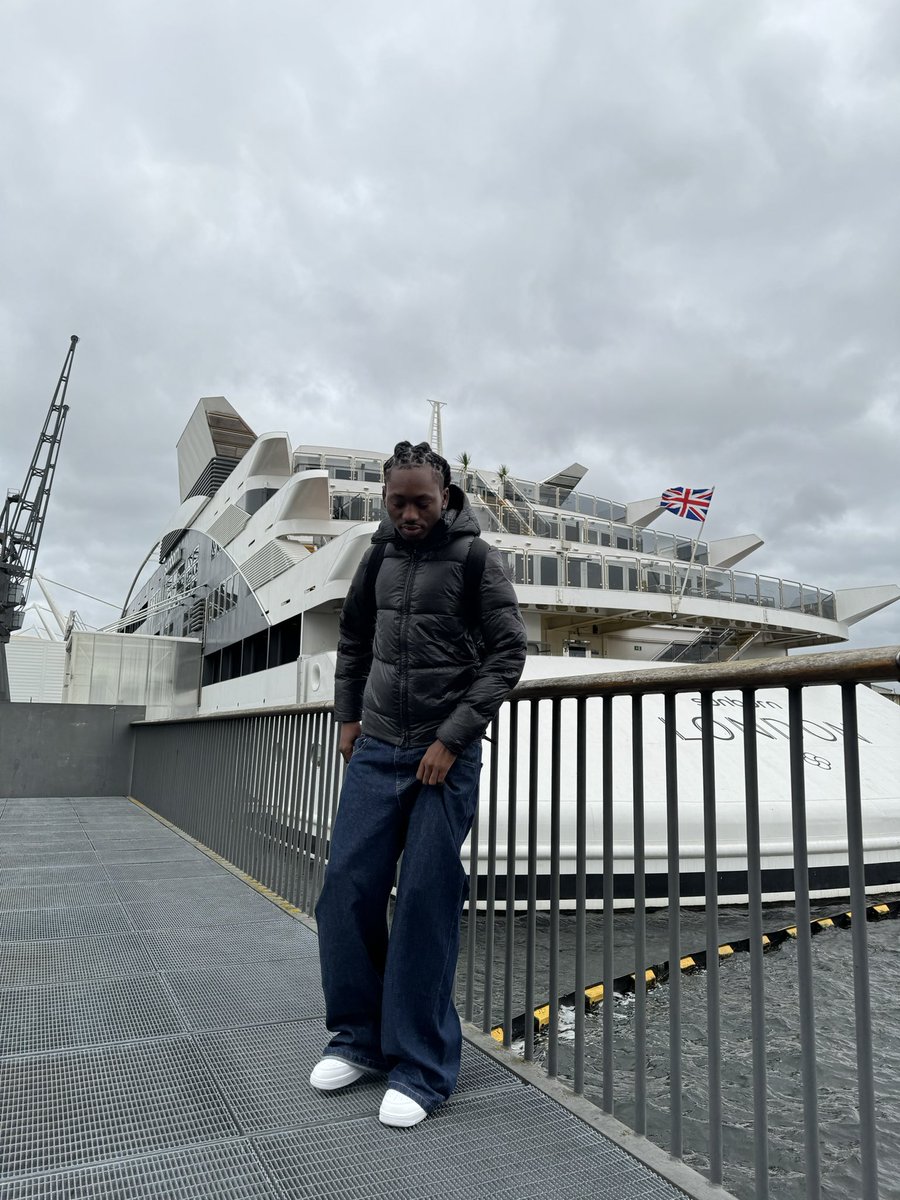 FADLANYOUNGBULL's tweet photo. TRACK 3 (1:32)

https://t.co/0KiiRmeZPd https://t.co/wfTLOm6Qyz
