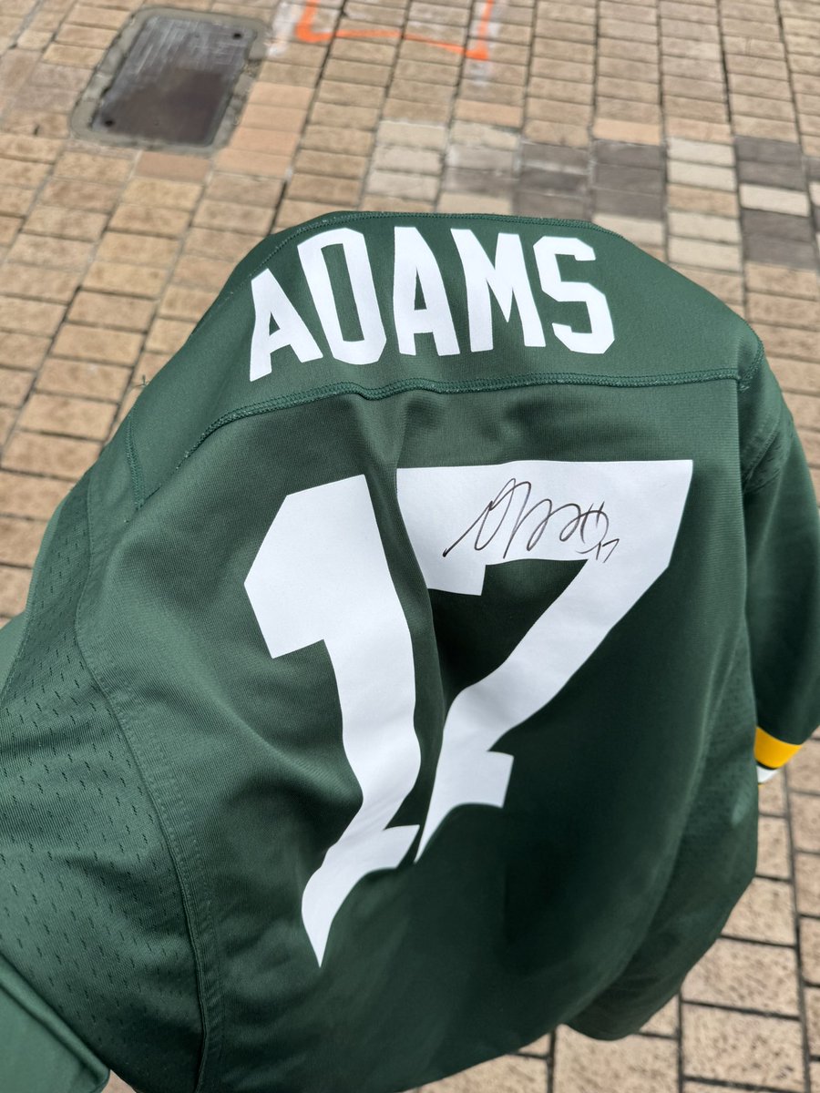 NoahC319's tweet photo. The @AaronRodgers12 documentary was so good. I’m really grateful for all of the great times he gave us while in Green Bay, and I really hope to meet him one day. I was fortunate to meet @tae15adams in Jax this week, and he signed my jersey! Have to get a frame! #AlwaysAPacker https://t.co/qgJ6agCev4