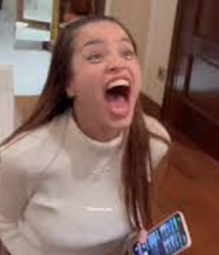 nadiedicenada_'s tweet photo. Emilia nos está viendoooooooo https://t.co/GGxqe7jIfd