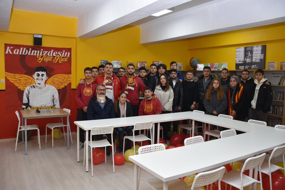 uAUNIPiriReiss's tweet photo. Galatasaray-Tottenham maçına gelirken trafik kazasında hayatını kaybeden Yiğit Kurt kardeşimizin hatırasını yaşatmak adına, Aydın’ın Germencik ilçesindeki Neşetiye İlkokulu'na kütüphane açılışımızı gerçekleştirdik.

#ultrAslanUNI #uAUNIPiriReis https://t.co/mlC9SPUPc4