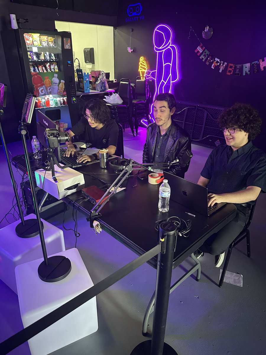 TPCesports's tweet photo. 🚨As we look back here in some picture from this weekend LAN

Thank you to all participants as we rap up the first FALL season 🔥🍁

Find the rest of the photo dump on our Instagram, link in the replies ❤️

⚫️⚪️🔵🎮
#StudentPlayers | #TPCesports https://t.co/JNmZbPXsgf