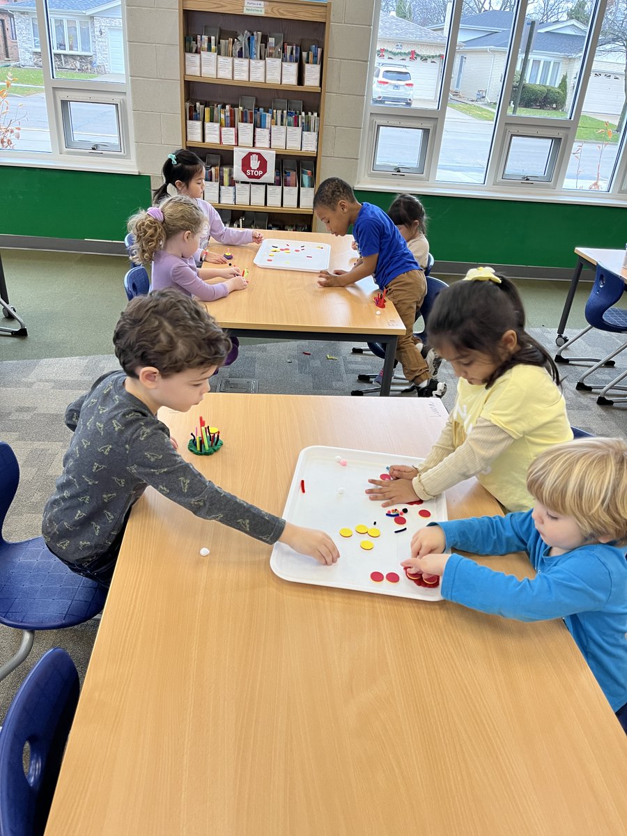 MeyerLib_SD735's tweet image. Pre-K students made their own &quot;new toys&quot; in the library this week during their Mo Willems unit, inspired by the Elephant &amp;amp; Piggie book &quot;I Love My New Toy.&quot;