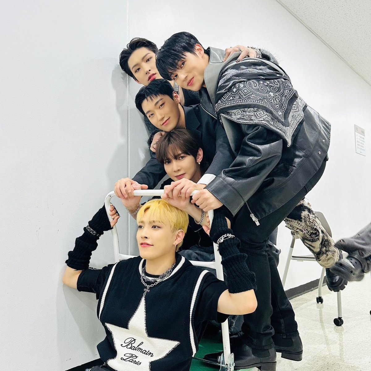 dwelling_ateez's tweet photo. https://t.co/C1QROfq0a5
