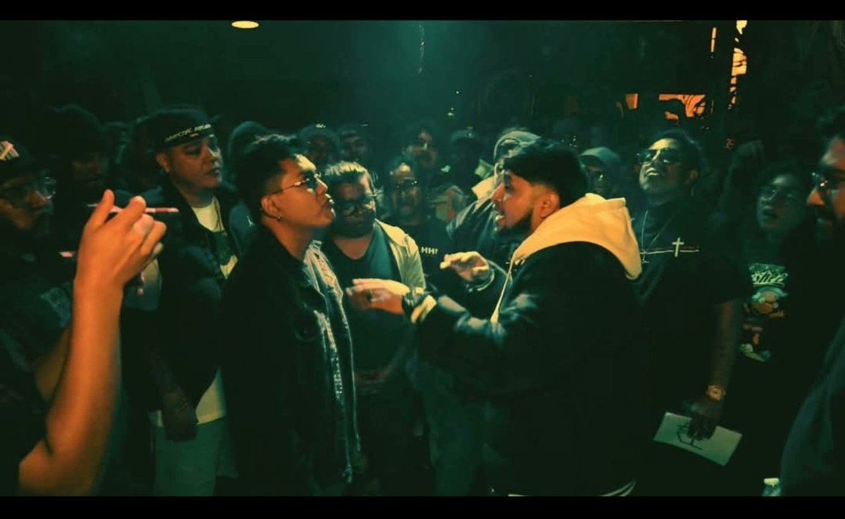 Majia_17's tweet photo. Dicen que mi tiro vs @QuezadaLPR fue BOTY, al final ustedes tienen la última palabra.
¿A poco no se ve bien 8 mile 😅?
Link: https://t.co/zAJ2fifqMA
#notratesdeentendereltruco #Asrecordmx #Komafia #Roguerapleague #battlewars https://t.co/RavUSuqVgf