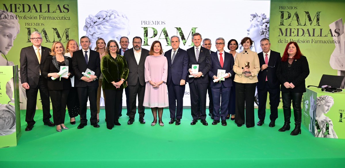 COFCEUTA's tweet image. 🗞 La presidenta del @Congreso_ES, @f_armengol, destaca el papel clave de la Farmacia en la cohesión social y como el servicio que mejor humaniza la sanidad. 

🏅 El Consejo General de @Farmaceuticos_ entrega las #MedallasCGCOF y los Premios #PAM2024. 

ow.ly/yPoe30sILlV