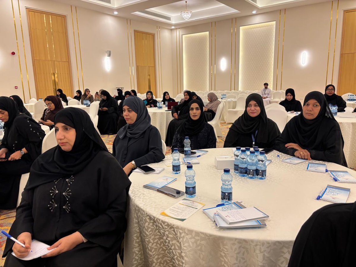 owa_barka's tweet photo. شاركت صباح اليوم الأربعاء الموافق ١٨ ديسمبر ٢٠٢٤م ،جمعية المرأة العمانية ببركاء ، برئاسة الفاضلة / ليلى بنت سيف المعولية، والفاضلة / حفصة  السريرية، في الورشة التعريفية " دليل حوكمة الجمعيات الأهلية " التي نظمتها وزارة التنمية الاجتماعية بالتعاون مع مركز عُمان للحوكمة والاستدامة https://t.co/57cSJFi8ri