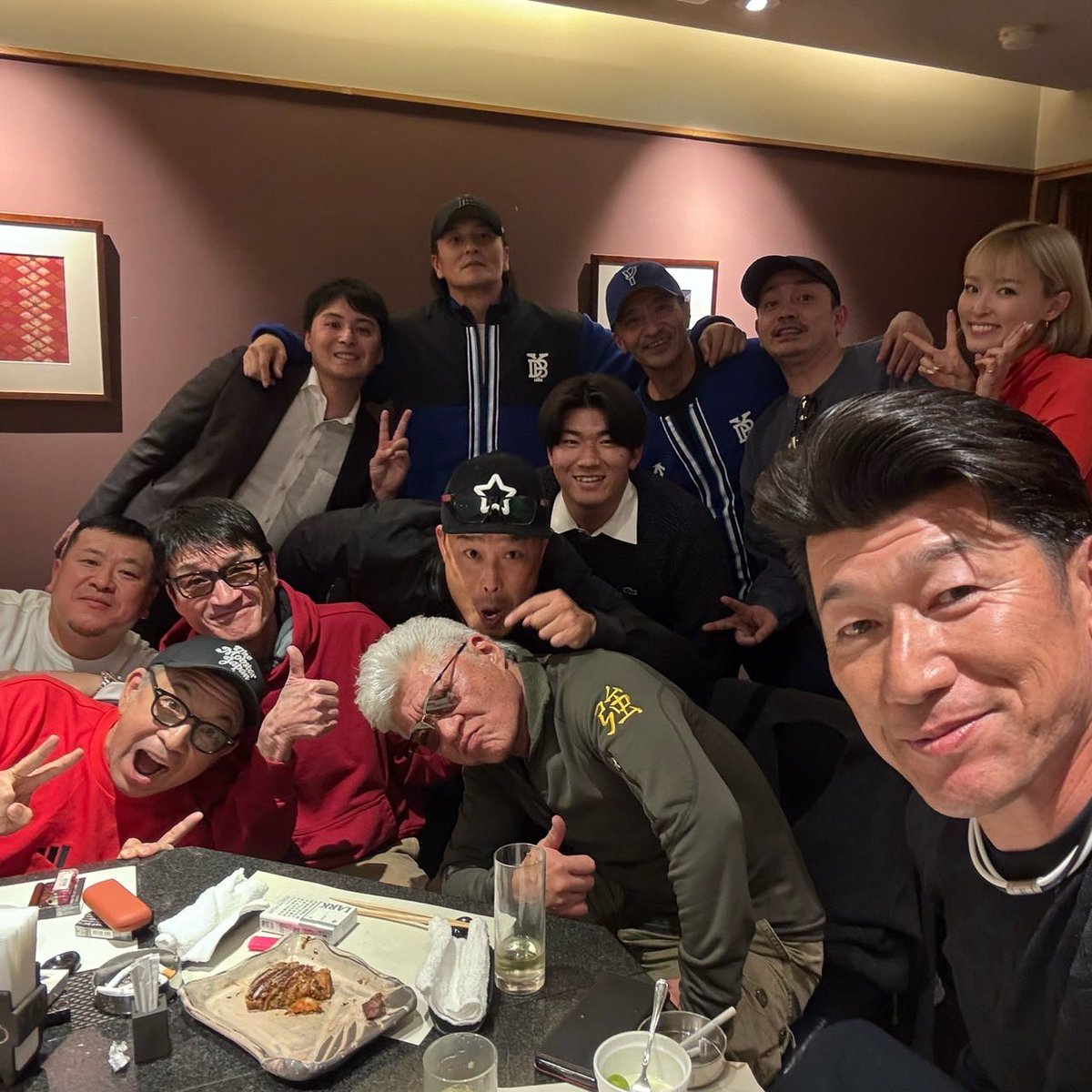 bugsyinc's tweet image. 今夜は番長の祝賀会でした！おめでとう🎊
#ydb_yokohama