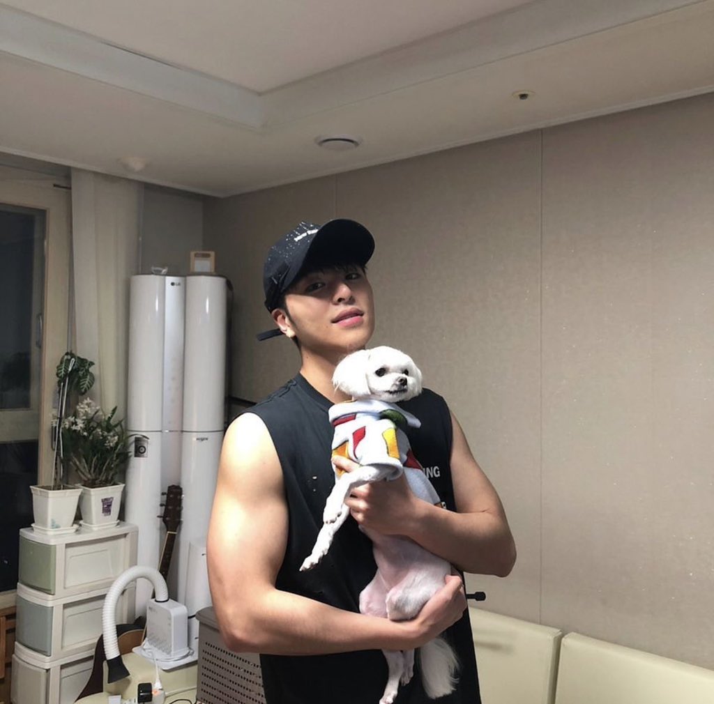 khoojunhoe's tweet photo. 𝘠𝘰𝘶𝘳 𝘤𝘢𝘮𝘦𝘳𝘢 𝘳𝘰𝘭𝘭 𝘪𝘧 𝐉𝐮𝐧𝐞 𝘪𝘴 𝘺𝘰𝘶𝘳 𝘣𝘰𝘺𝘧𝘳𝘪𝘦𝘯𝘥. https://t.co/lUOHOJ8XoS