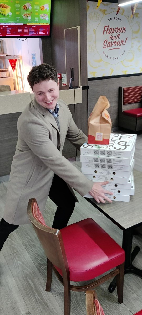 🎉 Festive vibes in the office today! To celebrate our team, we surprised everyone who made it in with a pizza for lunch! 🍕 Nothing like a slice (or two) to boost us in the run up to the Christmas break! 🎅