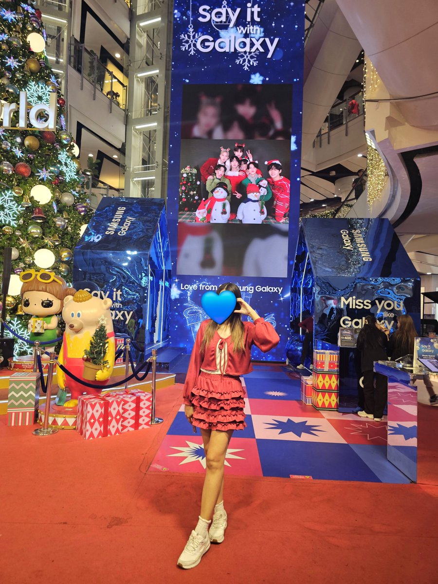 Sts_pp's tweet photo. คนอื่นไปเซนทรัลเวิลเพื่อถ่ายรูปกับต้นคริสมาส น้องเดคไปถ่ายรูปกับเพนทากอน เอาขึ้นเองถ่ายเองไปเล้ยยย  🥹🫶
PENTAGON NEVER DIES https://t.co/XVB1aq6N2R