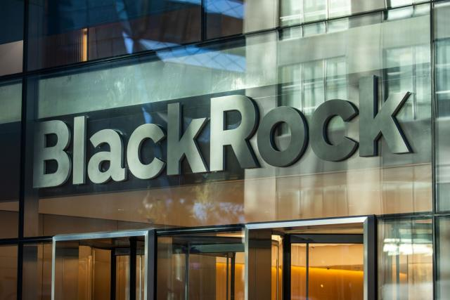 MarioNawfal's tweet photo. 🚨BLACKROCK ETF BUYS FIRST MUNICIPAL BONDS ISSUED VIA BLOCKCHAIN

In a groundbreaking move, BlackRock's iShares Short Maturity Municipal Bond ETF (MEAR) purchased $6.5 million of municipal debt issued through blockchain technology by Quincy, Massachusetts.

This marks the first time muni bonds were fully issued, settled, and held on JPMorgan’s private blockchain platform.

BlackRock hailed the deal as a “significant moment” for the bond market, highlighting blockchain’s potential to “transform capital markets.”

The ETF’s prospectus was updated to include blockchain risks like liquidity concerns and software errors, reflecting the tech’s evolving adoption in finance.

Source: Bloomberg