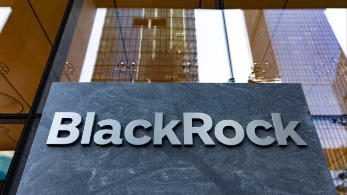 MarioNawfal's tweet photo. 🚨BLACKROCK ETF BUYS FIRST MUNICIPAL BONDS ISSUED VIA BLOCKCHAIN

In a groundbreaking move, BlackRock's iShares Short Maturity Municipal Bond ETF (MEAR) purchased $6.5 million of municipal debt issued through blockchain technology by Quincy, Massachusetts.

This marks the first time muni bonds were fully issued, settled, and held on JPMorgan’s private blockchain platform.

BlackRock hailed the deal as a “significant moment” for the bond market, highlighting blockchain’s potential to “transform capital markets.”

The ETF’s prospectus was updated to include blockchain risks like liquidity concerns and software errors, reflecting the tech’s evolving adoption in finance.

Source: Bloomberg