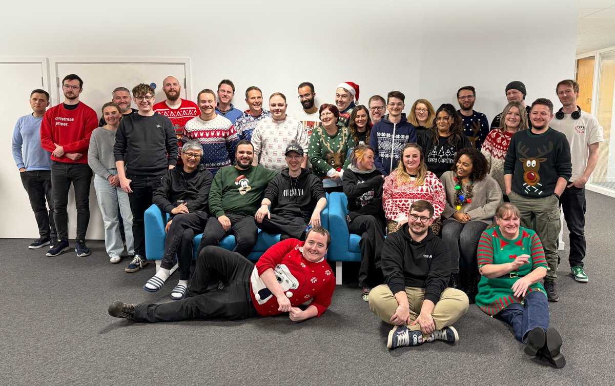 🎄Happy Christmas from team LiveBuzz!🎄