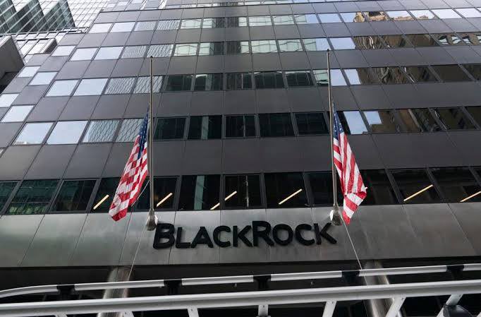 AshCrypto's tweet image. 🚨BREAKING🚨

BLACKROCK'S ETF HAVE JUST MADE 
HISTORY BY INVESTING IN THE FIRST 
MUNICIPAL BONDS ISSUED ON THE
BLOCKCHAIN.

RWA IS GONNA BE MASSIVE 🚀