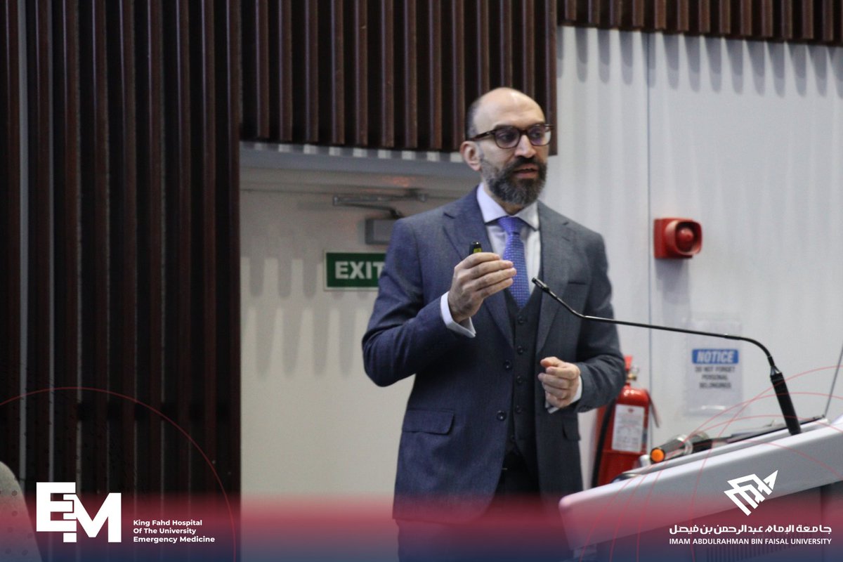 EM_KFHU's tweet photo. Yesterday, we had our first session of the trauma theme, 
Started with an approach to blunt vs. penetrating cardiac arrest.

Presented by Dr.Ahmed Alhadidi https://t.co/Zvd6FuBNJS