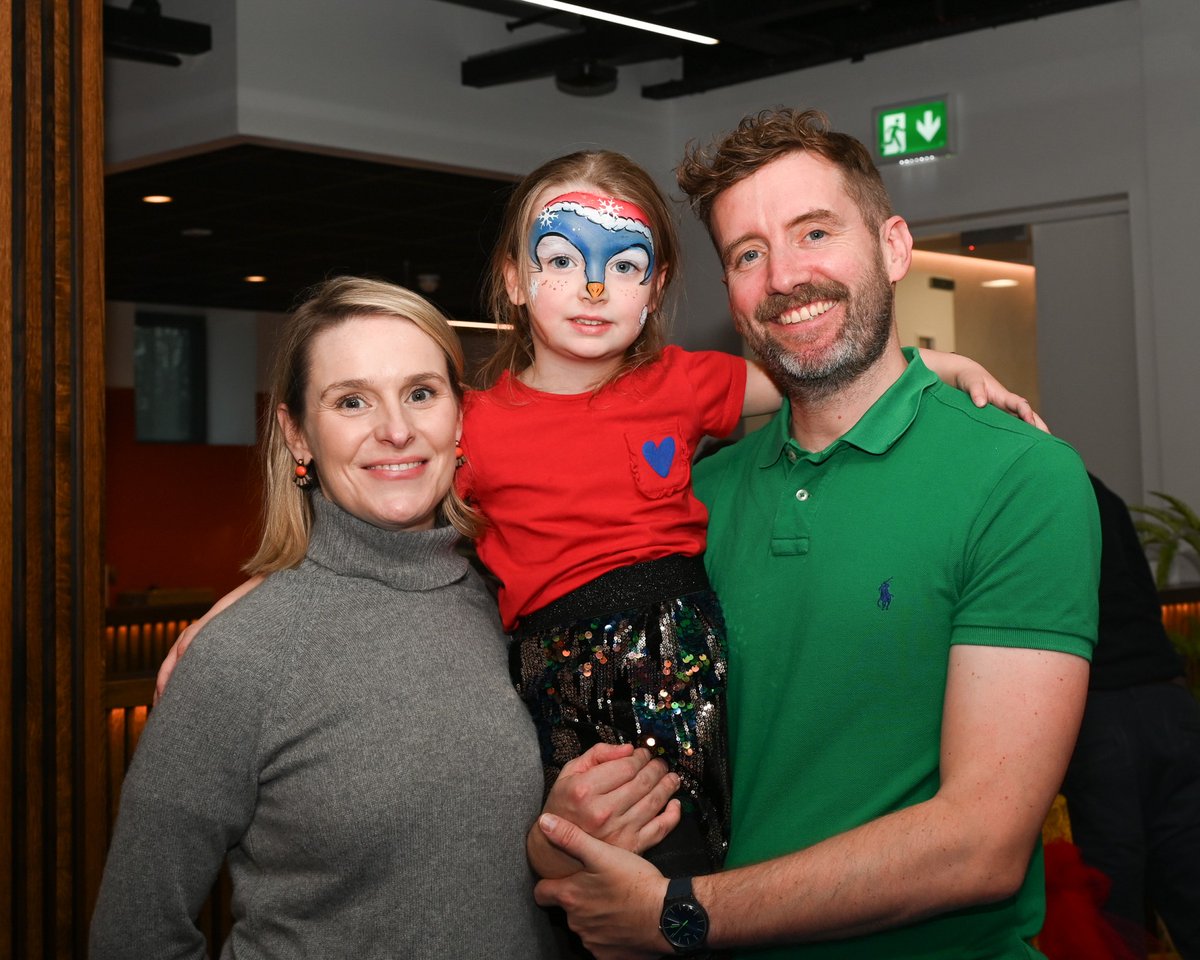 CluneTech's tweet image. Our Kilkenny HQ was brimming with festive cheer as we hosted our #KidsChristmasParty, complete with face painting, crafts, treats, music, and a special visit from Santa 🎅🎁 Huge thanks to everyone who joined – roll on next year! 🥳✨ #CluneTech #OneTeam #HappyChristmas