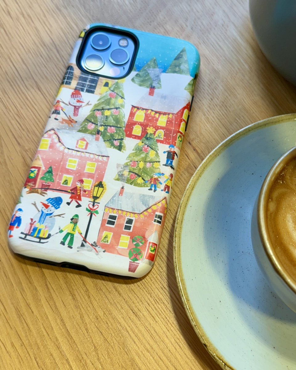 StringberryUK's tweet photo. Welcome winter with our delightful snowman themed phone cases! Four distinct designs that bring the winter vibes. Keep your style chilled. ⛄❄ 

#ChilledStyle #WinterVibes #PhoneDesigns https://t.co/uXFFhGXCkZ