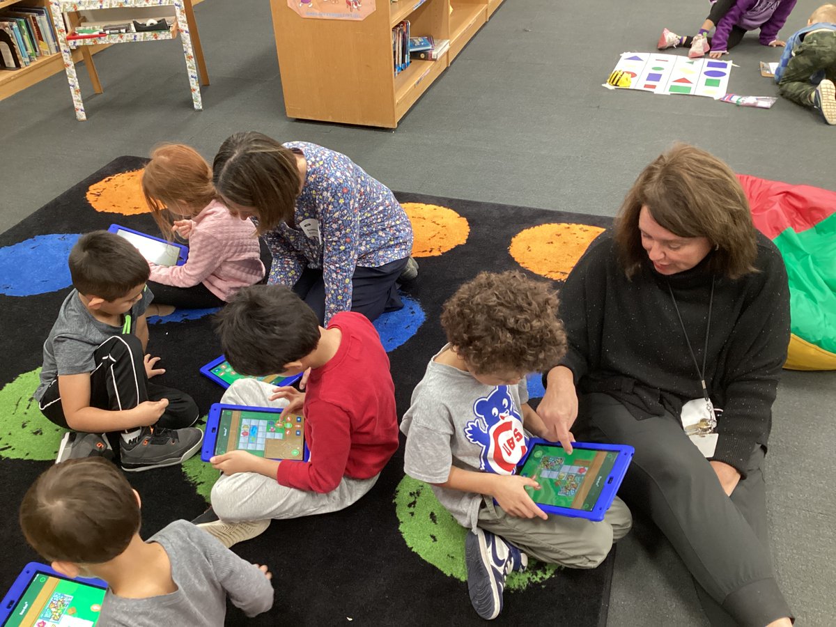 EphesusElem's tweet photo. Our kinders programmed #BeeBot robots using directional arrows to move on a shape mat and in the Bee-Bot app for #HourofCode! Their skills have already grown so much, since starting with unplugged coding lessons a few weeks ago. @EphesusITF @BaileyNormann @chccs https://t.co/yTBlLgBgnV