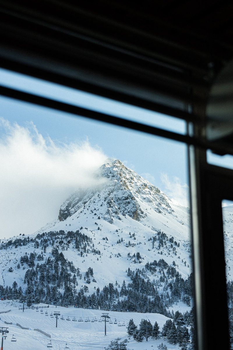 Les estacions d’Andorra preveuen unes festes de Nadal amb més de 200 km de pistes obertes i bones condicions gràcies a la previsió de noves nevades.

Llegeix tot l’article aquí 👉 grandvalira.com/ca/estacio/not…