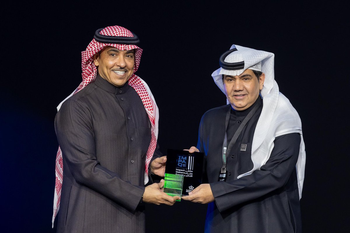 📸| معالي وزير الإعلام الأستاذ سلمان الدوسري يكرّم وزارة الرياضة؛ بصفتها شريكاً رئيساً في #ملتقى_صناع_التأثير  "ImpaQ"، بحضور مساعد وزير الرياضة لشؤون الإعلام والتواصل الدكتور رجاءالله السلمي <a href="/r_als0lami/">د. رجاءالله السلمي</a>