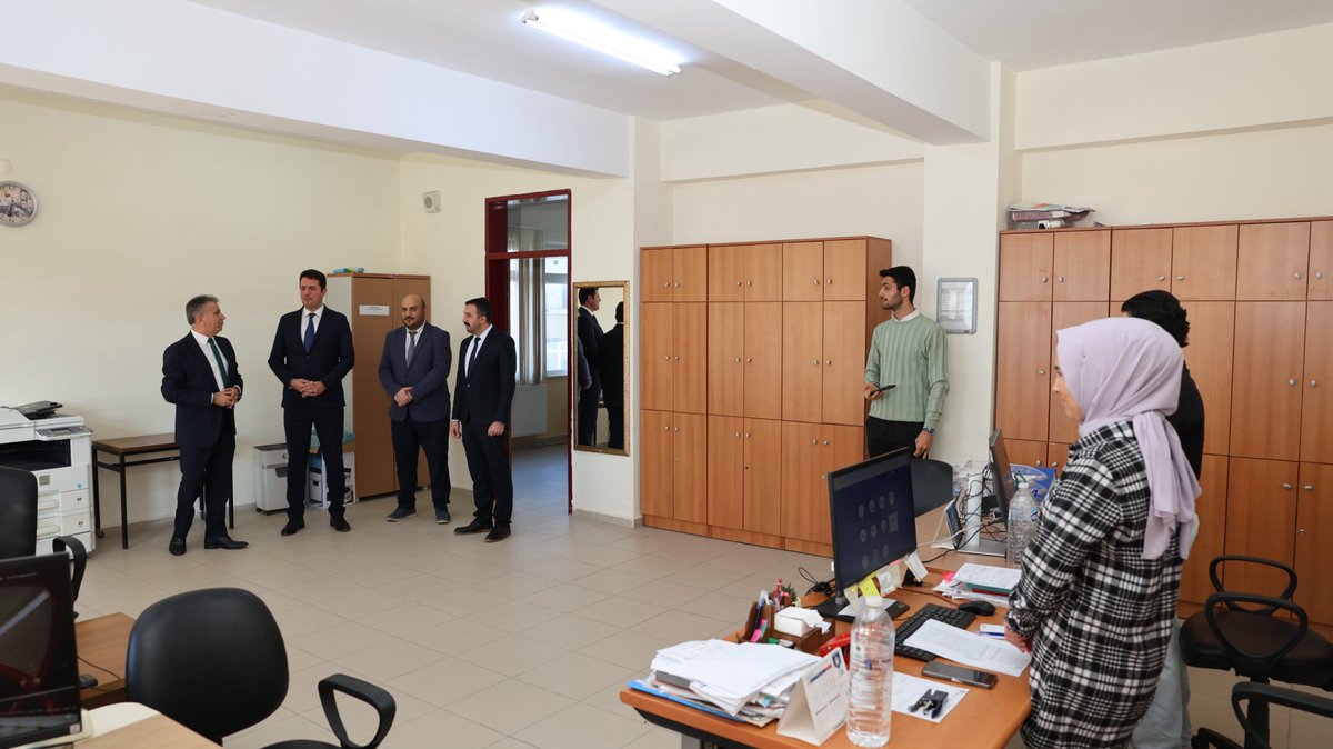 kocakysr's tweet photo. Balâ İlçe Milli Eğitim Müdürlüğümüzü ziyaret ederek çalışma arkadaşlarımız ile bir araya geldik. Güler yüzlü ve samimi karşılamaları için görevli personel arkadaşlarıma teşekkürlerimi sunuyorum. https://t.co/mfGIetVVF2
