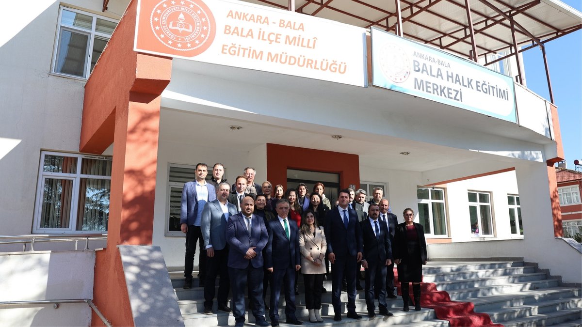 kocakysr's tweet photo. Balâ ilçemizde görev yapan okul müdürlerimiz ile toplantı gerçekleştirdik. Türkiye yüzyılı maarif modeli, aile eğitimi ve meslek eğitim politika belgesi üzerinde değerlendirmelerde bulunduk. https://t.co/iW2bEI69Vj