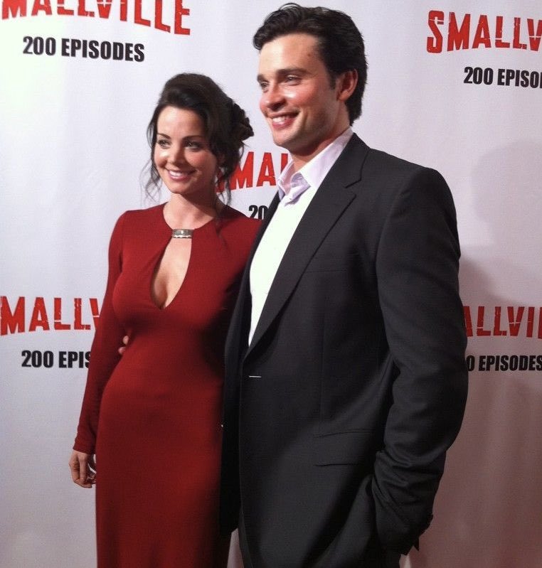 cloismagic's tweet photo. Lois and Clark legends https://t.co/uGFMru57yv