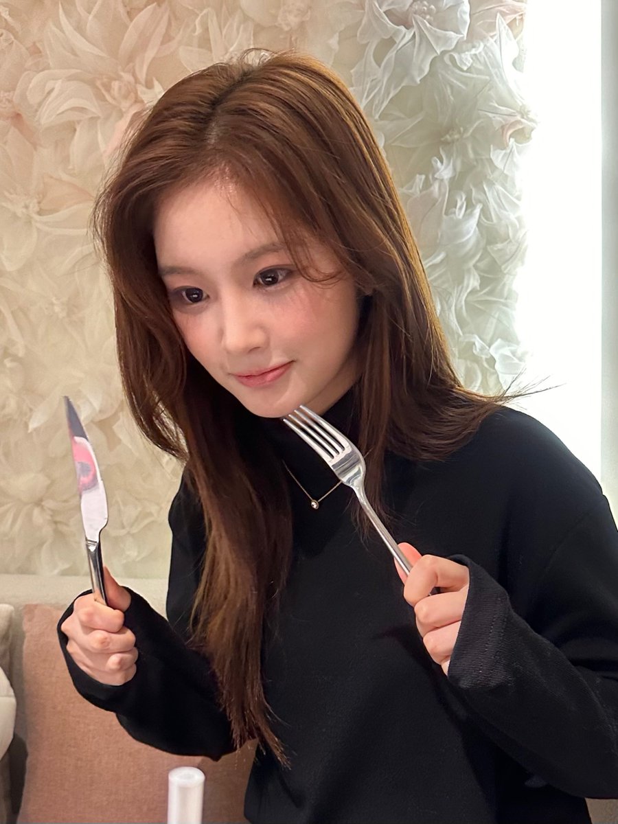 nmixxsy's tweet photo. 이런얼굴로                            이런행동해서

존 나 귀 엽 다 ............... https://t.co/Gaozxp7xLl