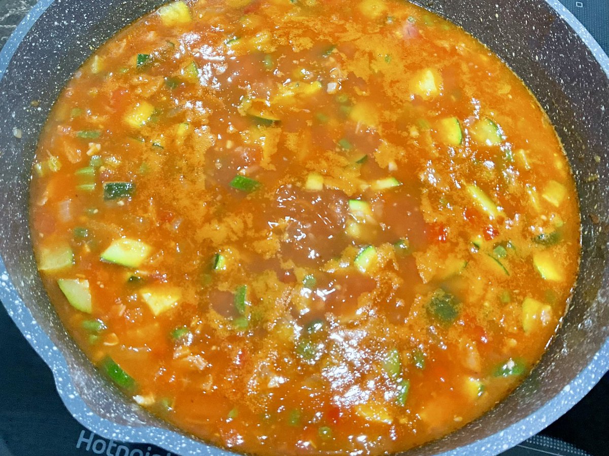 OverAtSusies's tweet photo. 2. Jambalaya. Add a tin of tomatoes, cup of rice and three cups of ham stock. Place a lid on. Lower heat, when rice is al dente, add fresh prawns. Continue to cook for another few minutes until prawns are cooked. https://t.co/LvjlVtrEYo