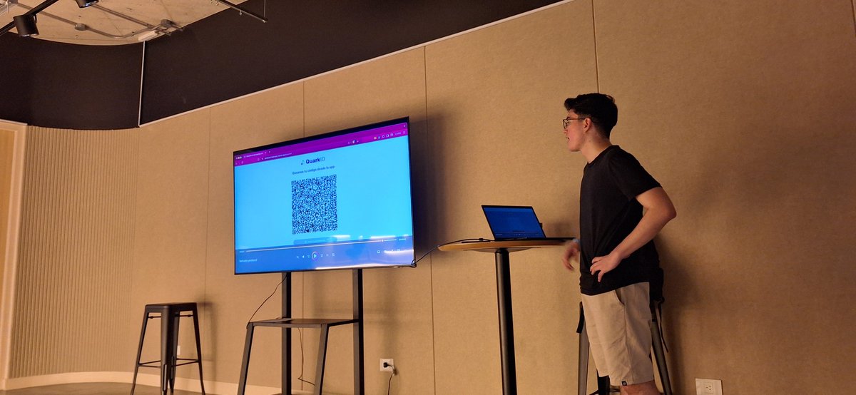 Extrimian tweet media