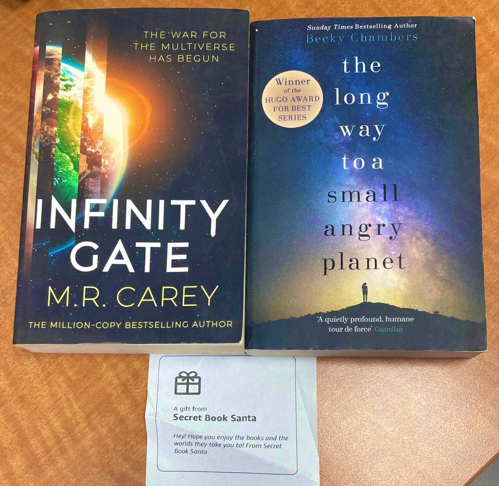 BOMgirltweets's tweet photo. @_aamnakhan Woohoo! I got two sci-fi books and a lovely note - Hope you enjoy the books and the worlds they take you to! Thank you #BookSecretSanta 🤗. https://t.co/HwXytheuDg