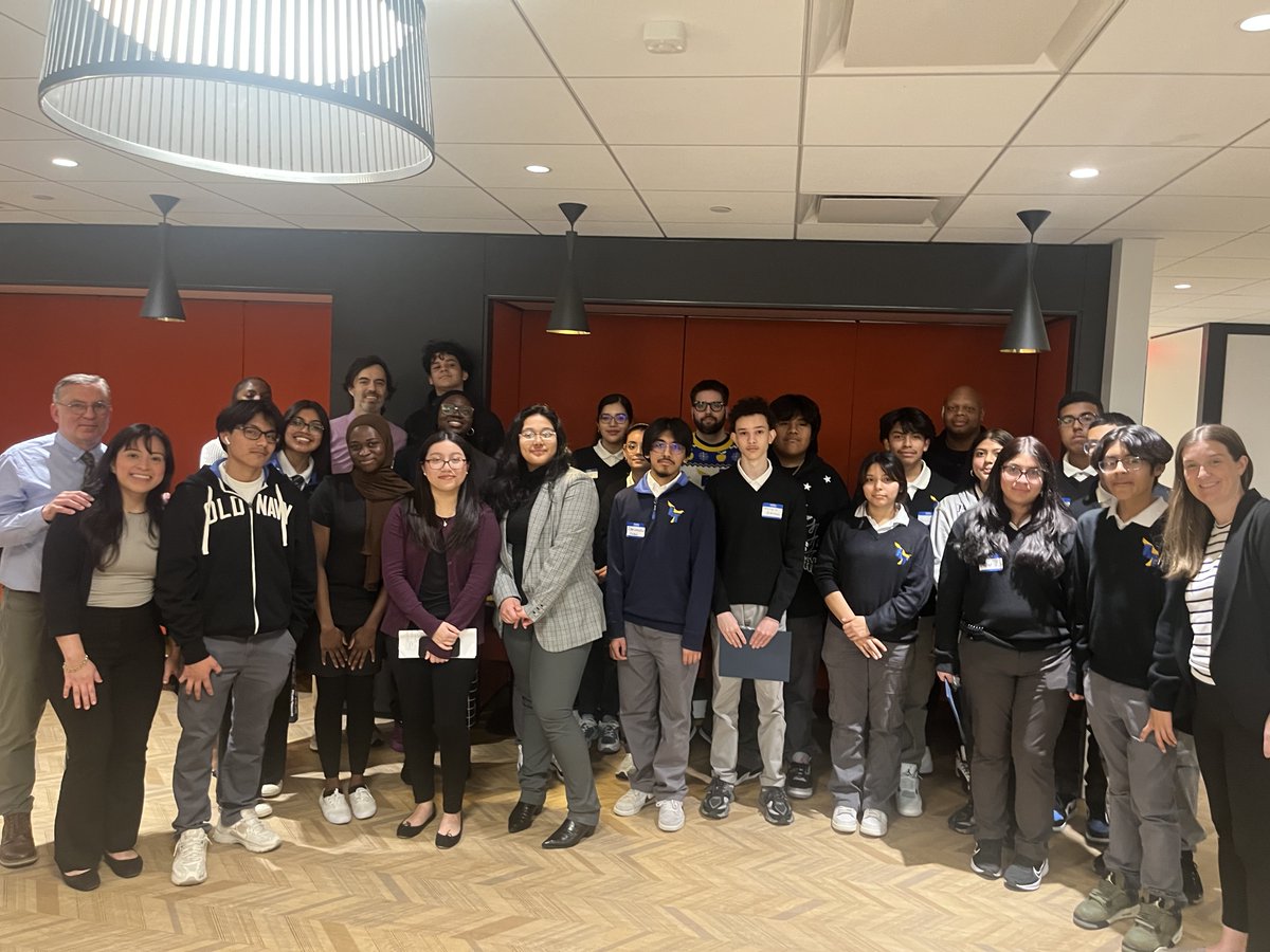 thelabschoolbx's tweet photo. Congratulations to all of our students who presented their capstone projects for the Emerging Leaders Program (ELP)  at the JP Morgan offices in Midtown Manhattan! We are so proud to share that we had a student on every winning team! #LSFT #MSHS223 #District7 #IBelieveInD7 https://t.co/YeVrHGDL8N