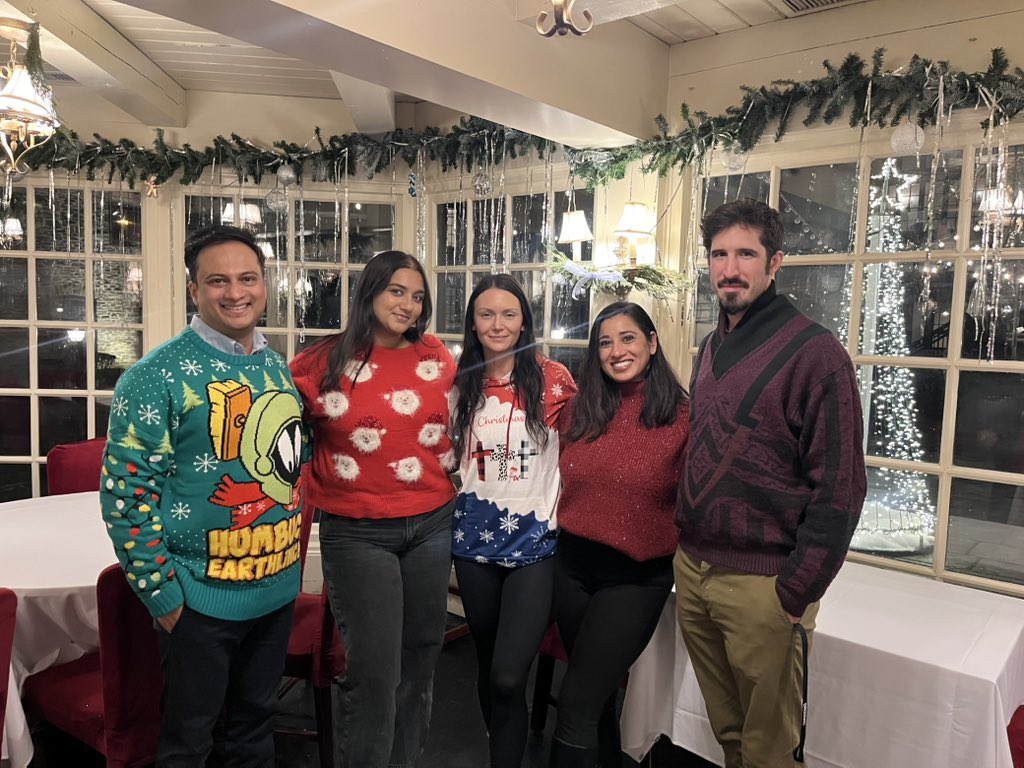 cpe4cpa's tweet photo. When the CPE Warehouse team comes out from behind the scenes, we don’t just deliver—we devour. 🎄🍖💼 #ChristmasBuffet 
If you need help with your year-end CPE! Give us a holler. We will be online! 
#HAPPYHOLIDAYS🎁 https://t.co/lC0BkASCH7
