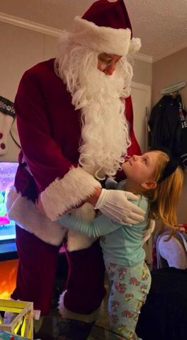 Coach_Papcun's tweet photo. Yesterday I had the honor to give back to to our beautiful community. Allowing others to have Hope, Dreams, &amp; Wishes come true one smile at a time!
@RAINEHazlet @RaritanRocketFB @OneStrongFamily @JoeLeones 

F. A. M. I. L. Y. https://t.co/mAYfSESN9y